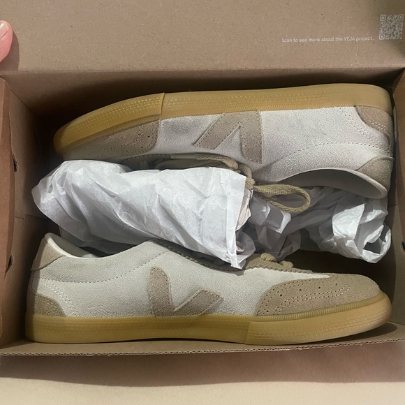 Veja VOLLEY SUEDE NATURAL SAHARA US Size 9 - Picture 6 of 10